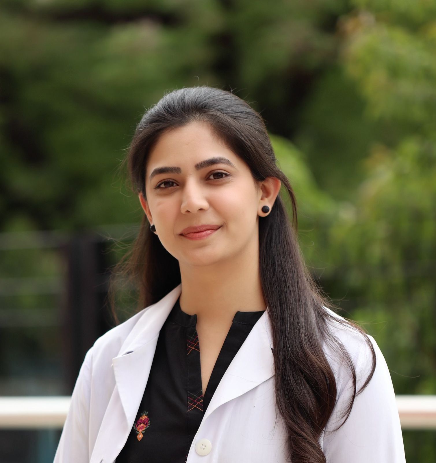 Dr. Mahmoona Hayat Khan